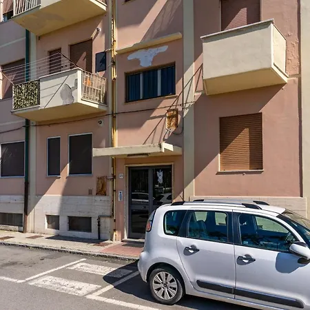 Guesthost - - Sea View Apartment! * Λιβόρνο