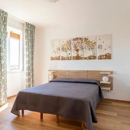 Guesthost - - Sea View Apartment!