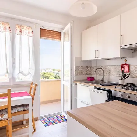 Guesthost - - Sea View Apartment! Λιβόρνο